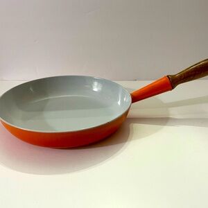 VINTAGE ROYAL CHAMBORD FRANCE WOOD HANDLE ORANGE FLAME ENAMEL CAST IRON SKILLET